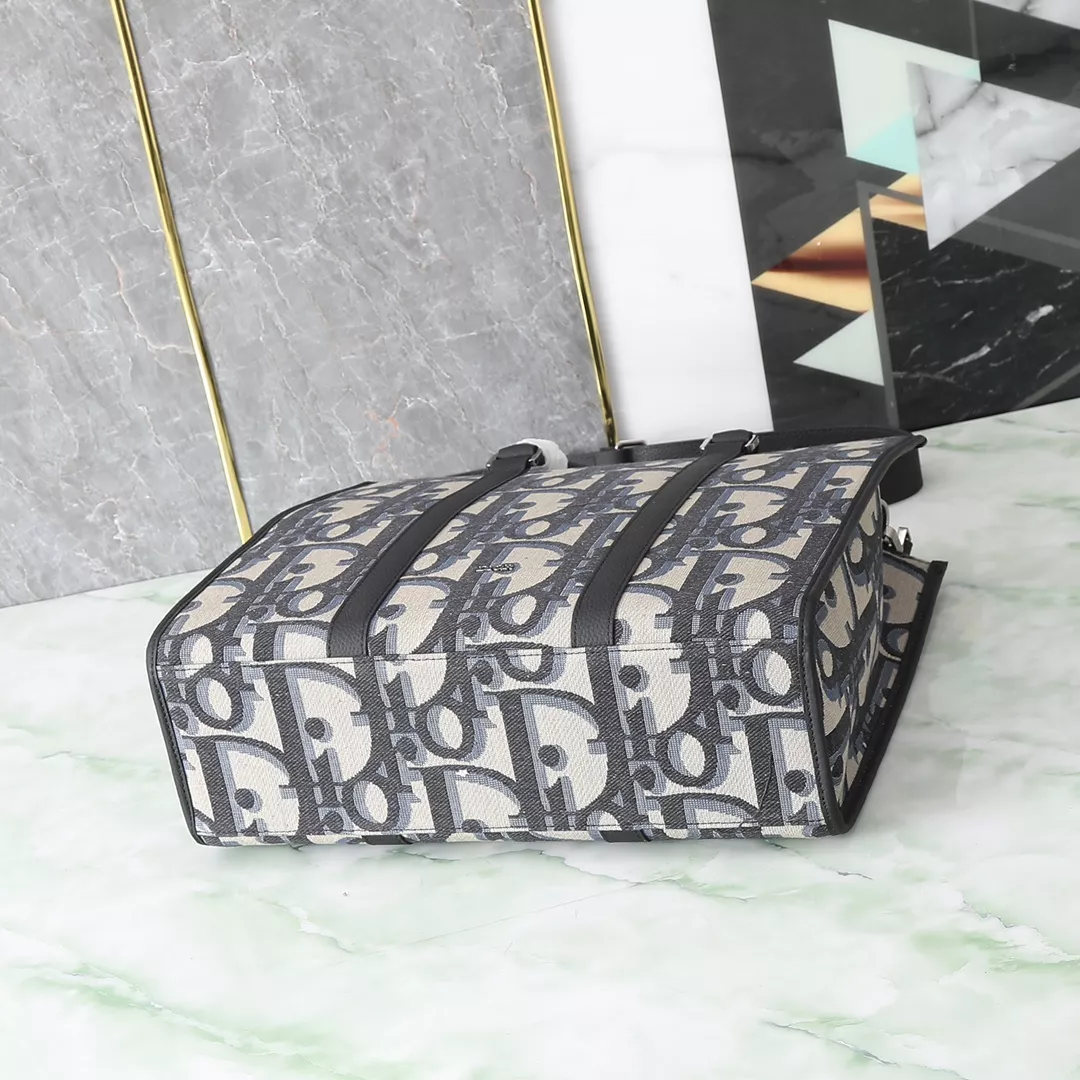 Christian Dior AAA Man Handbags Sleek 1481
