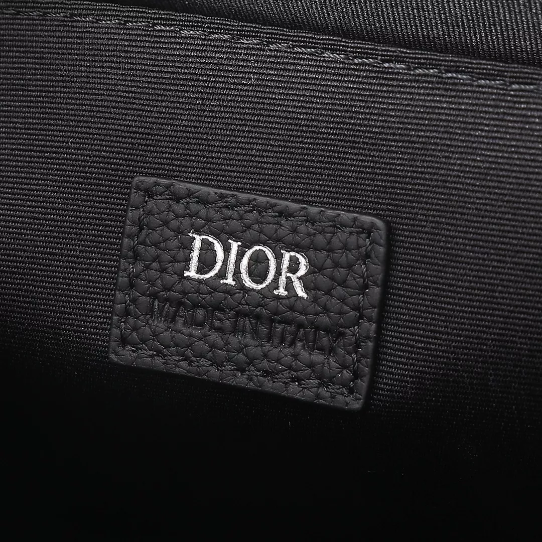 Christian Dior AAA Man Handbags Sleek 1481
