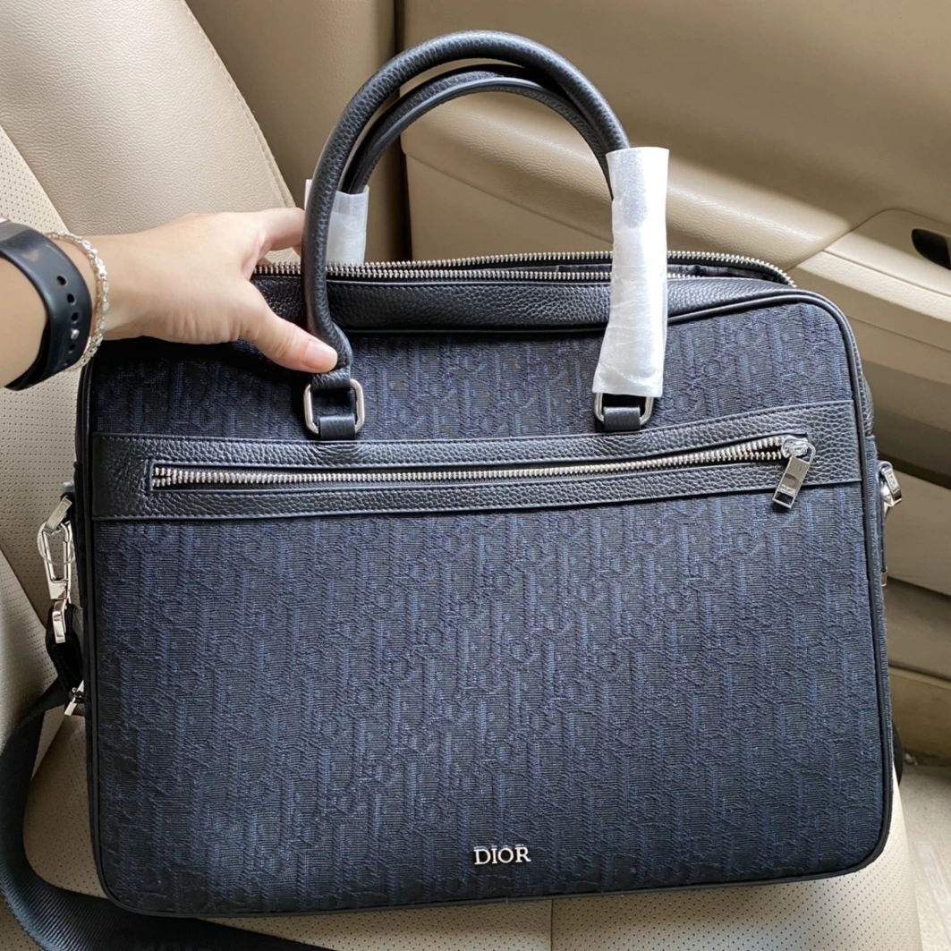 Christian Dior AAA Man Handbags SmartChoice 815