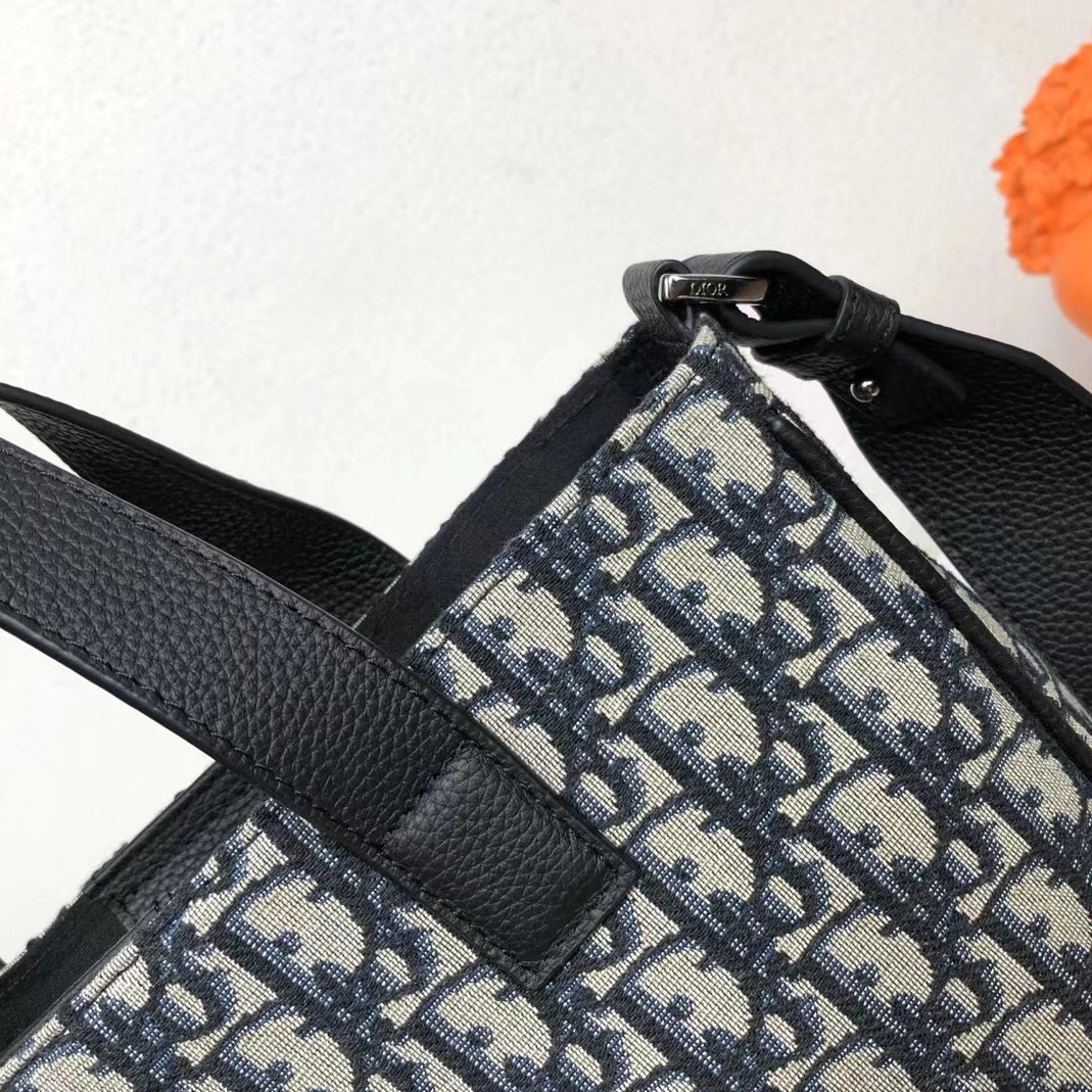 Christian Dior AAA Man Handbags Stylish 6148