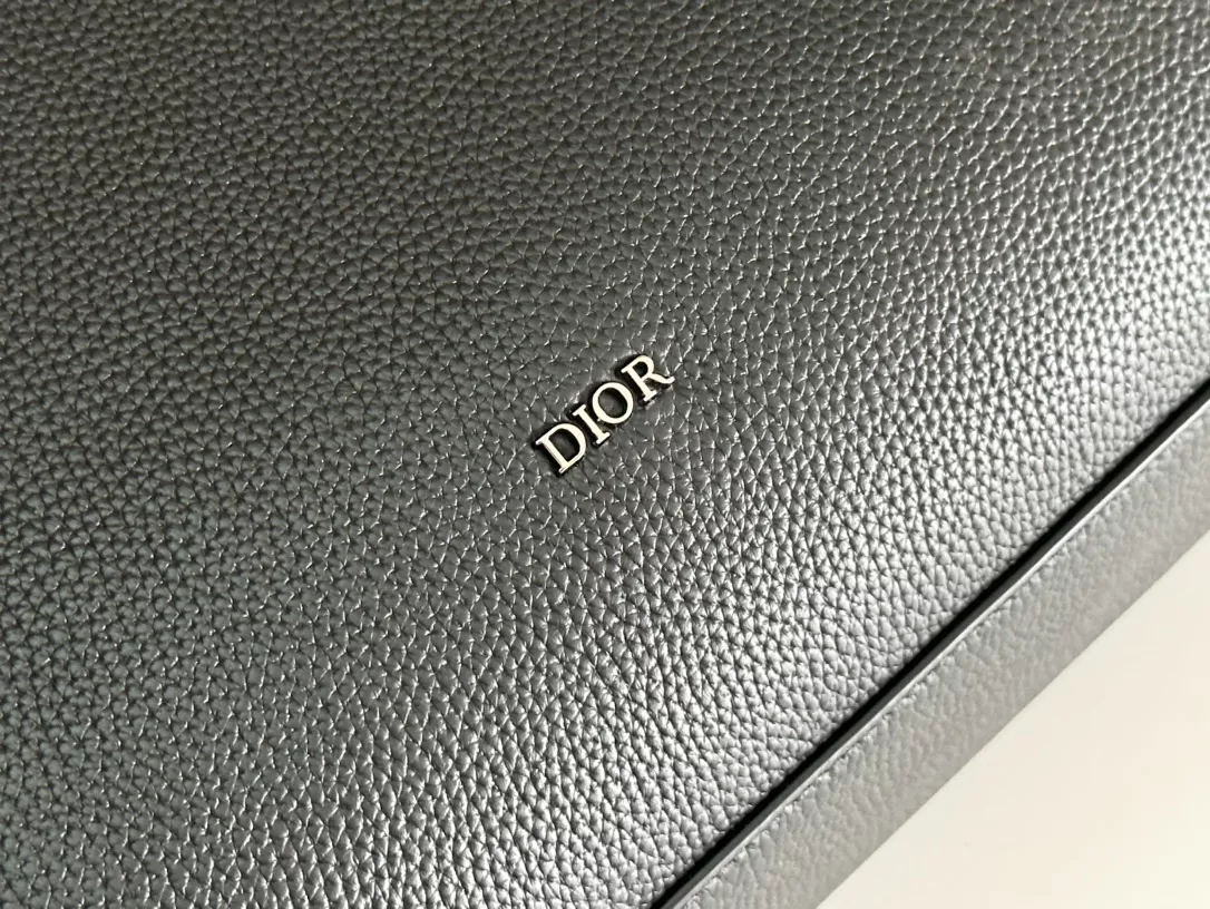 Christian Dior AAA Man Handbags Trendsetting 4868