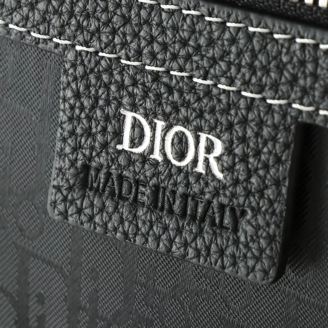 Christian Dior AAA Man Handbags Trendy 3364