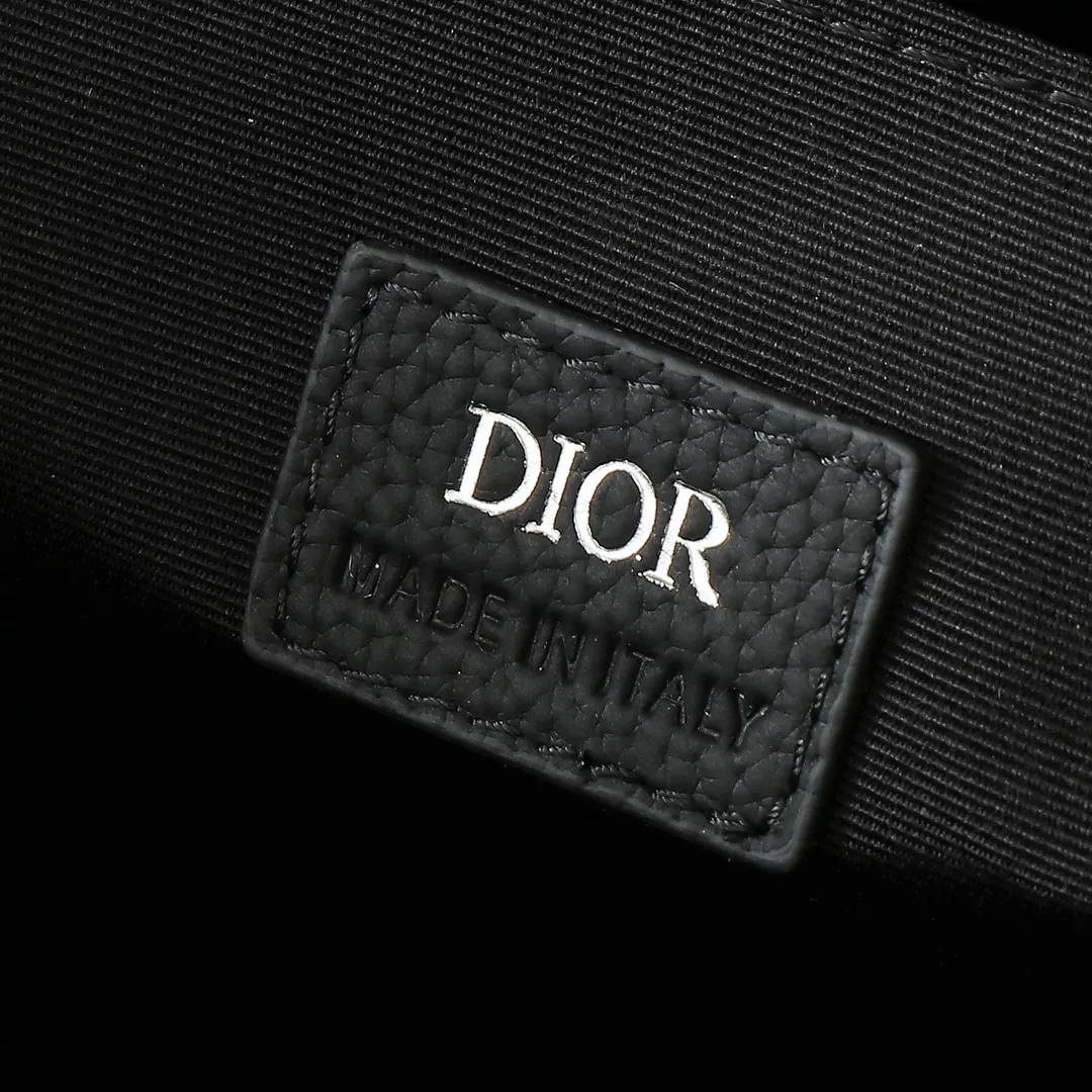 Christian Dior AAA Man Handbags WellDesigned 743