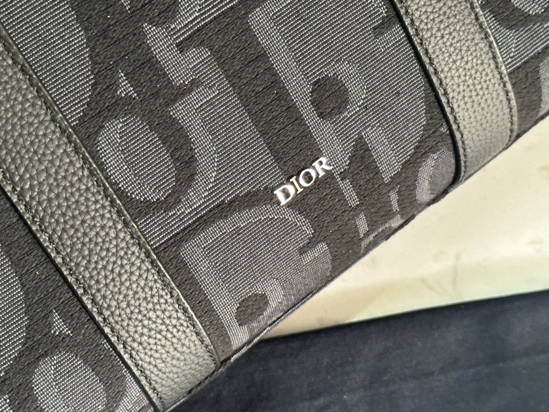 Christian Dior AAA Man Handbags WellDesigned 8681