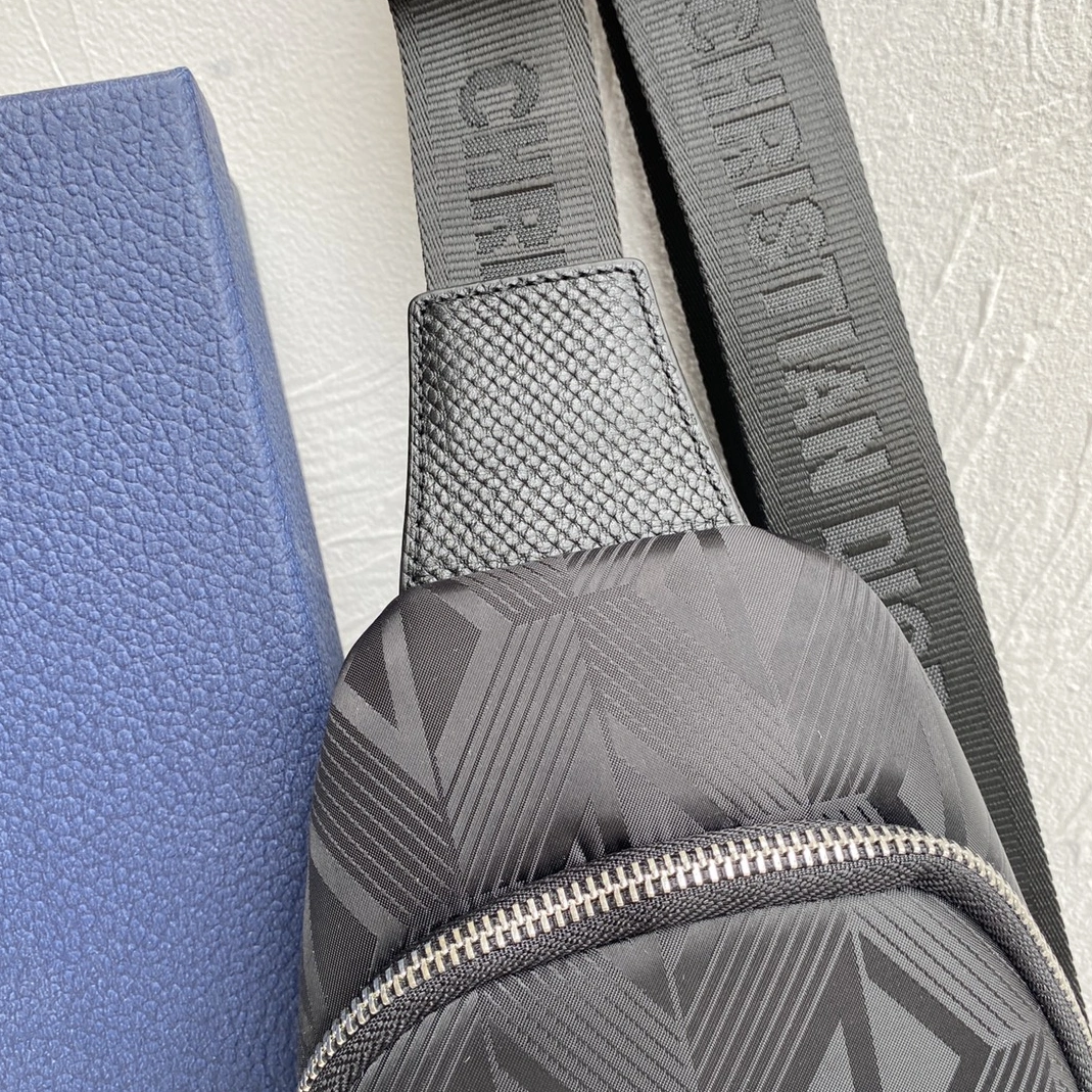 Christian Dior AAA Man Messenger Bags Affordable 5550