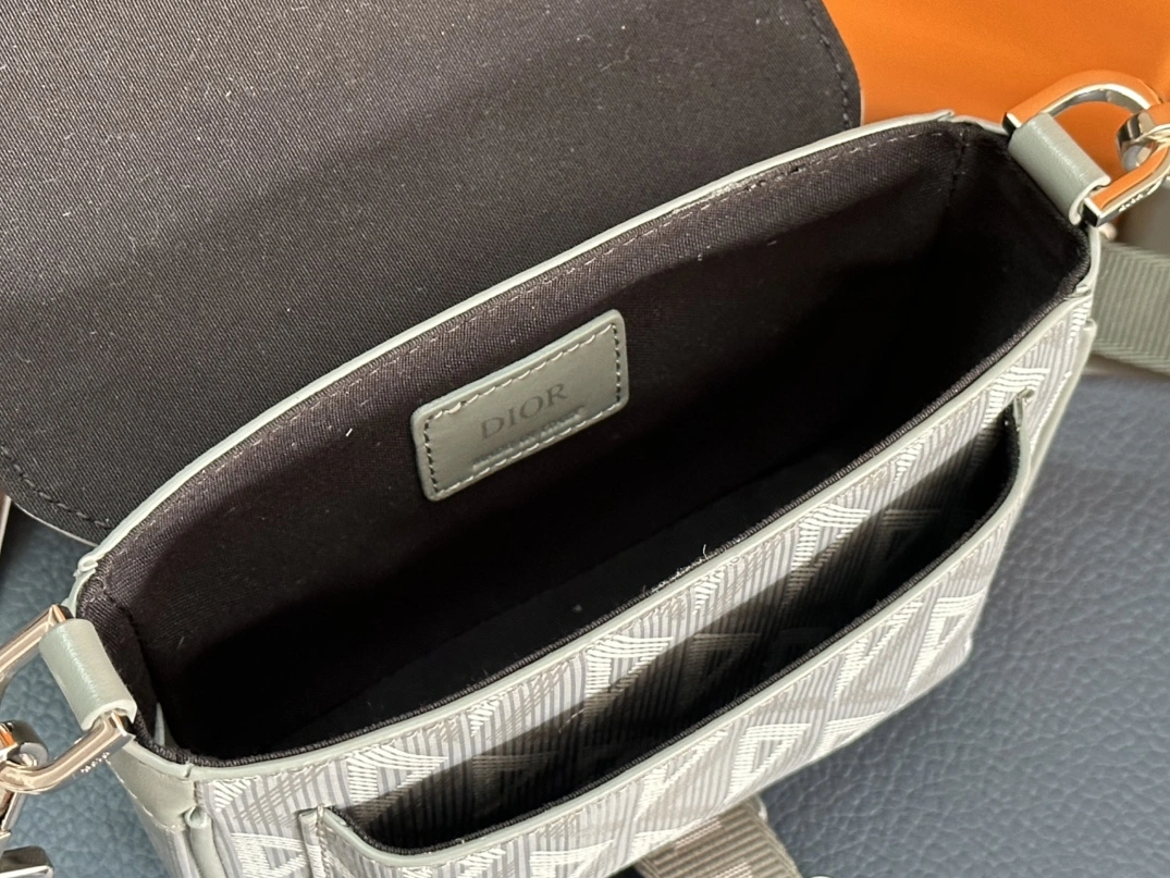 Christian Dior AAA Man Messenger Bags Affordable 6546