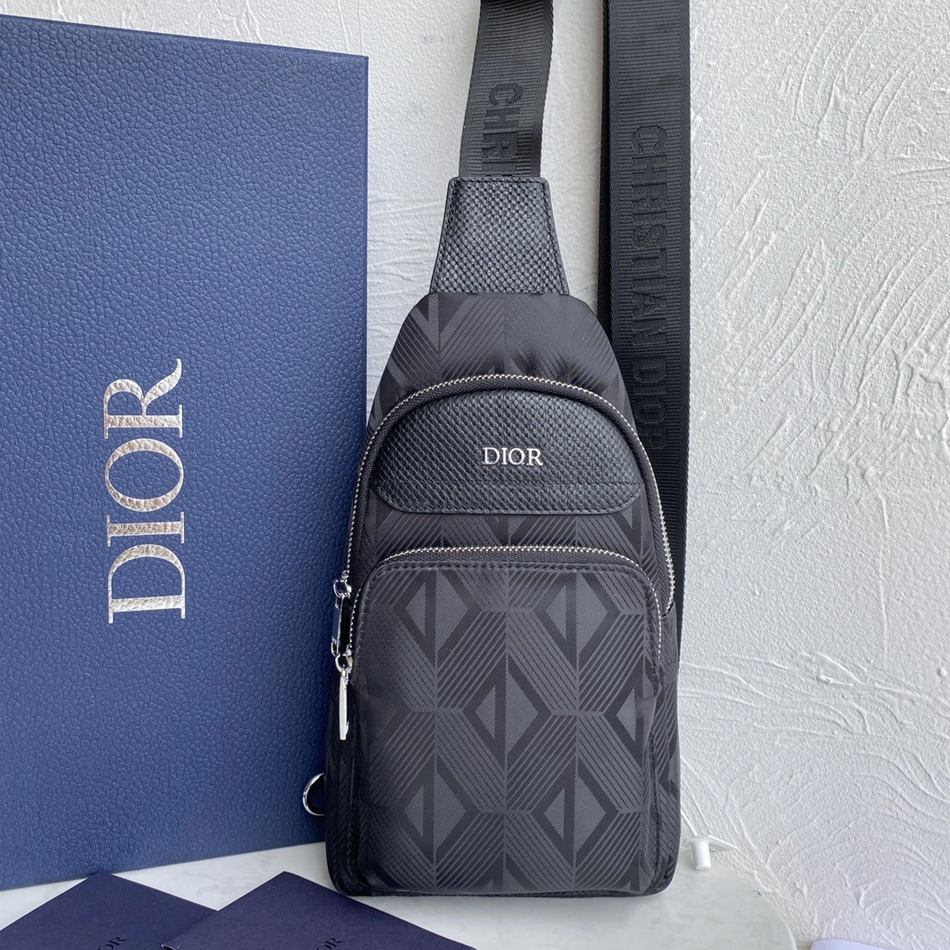 Christian Dior AAA Man Messenger Bags Breathable 3315