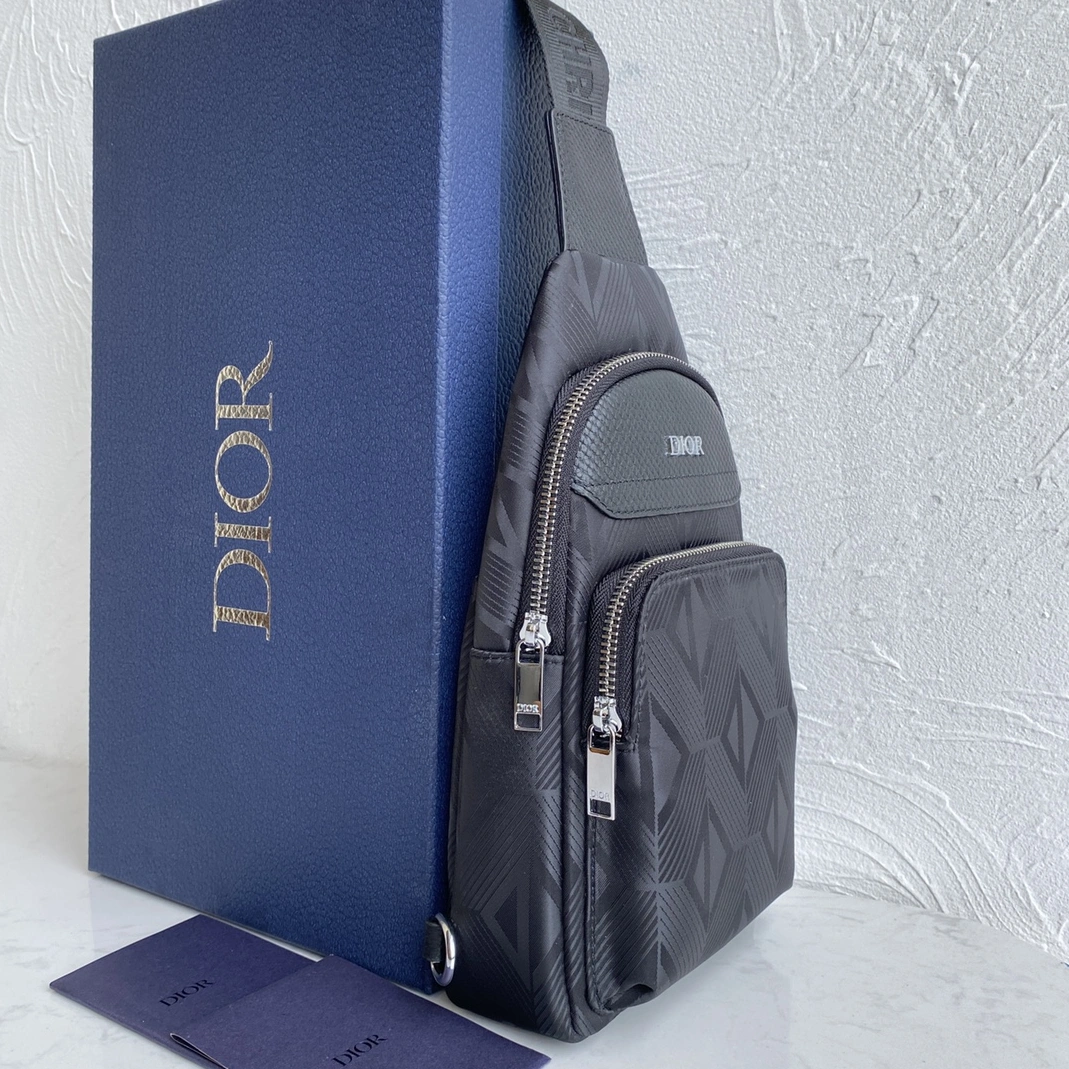 Christian Dior AAA Man Messenger Bags Breathable 3315