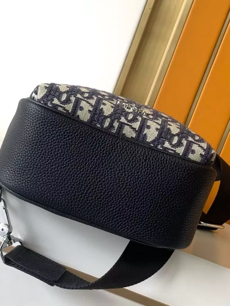 Christian Dior AAA Man Messenger Bags Bright 8096
