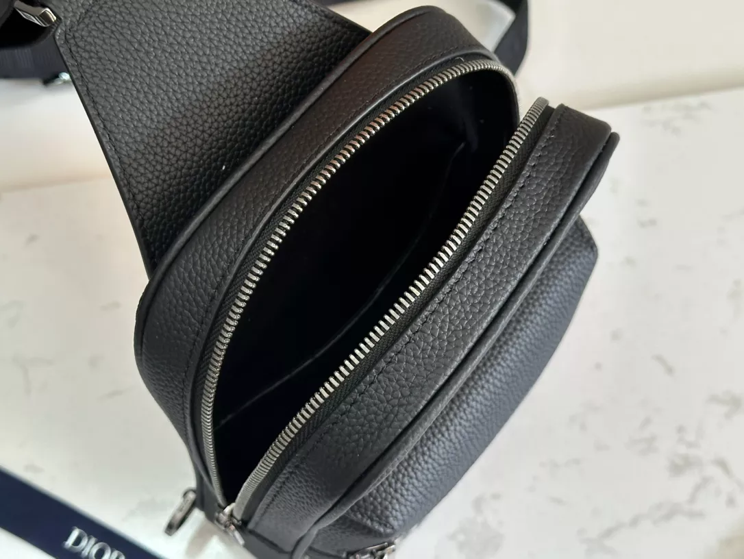 Christian Dior AAA Man Messenger Bags Classic 5114