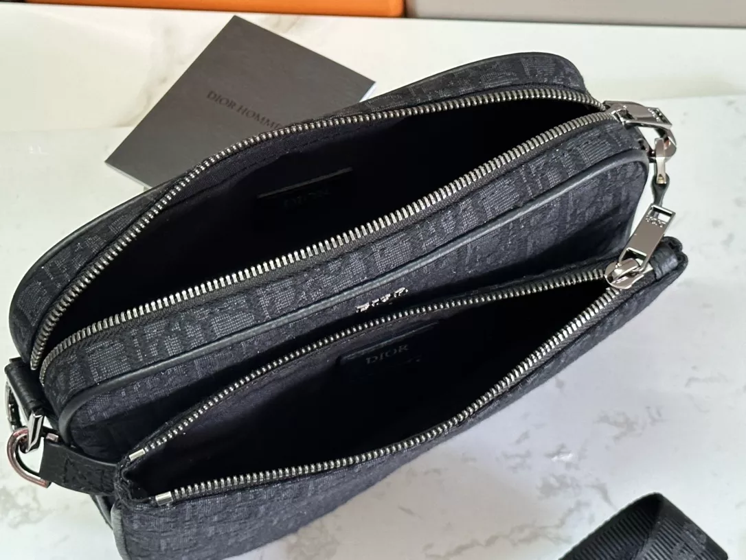Christian Dior AAA Man Messenger Bags Comfortable 4741