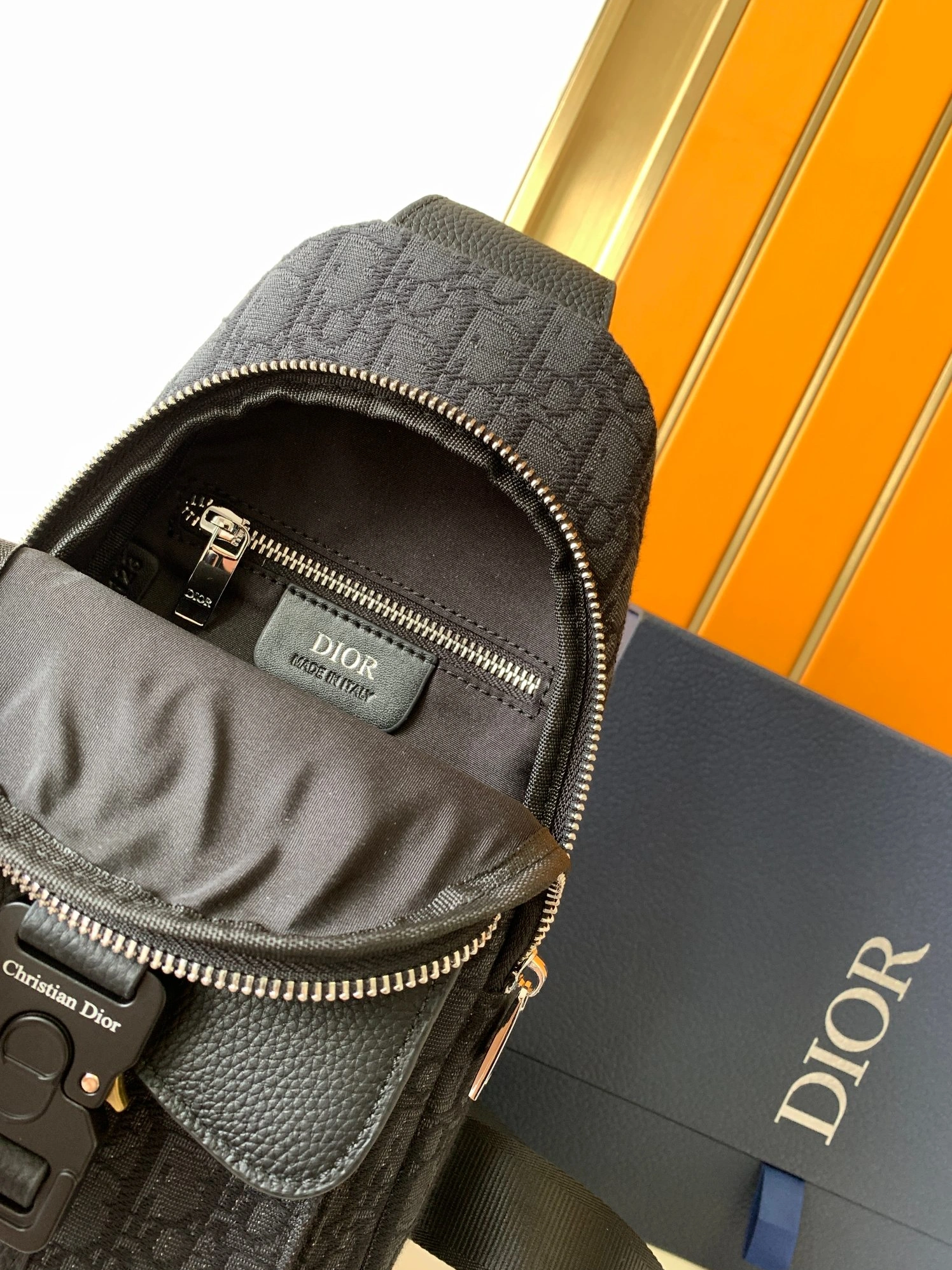 Christian Dior AAA Man Messenger Bags Comfortable 9673