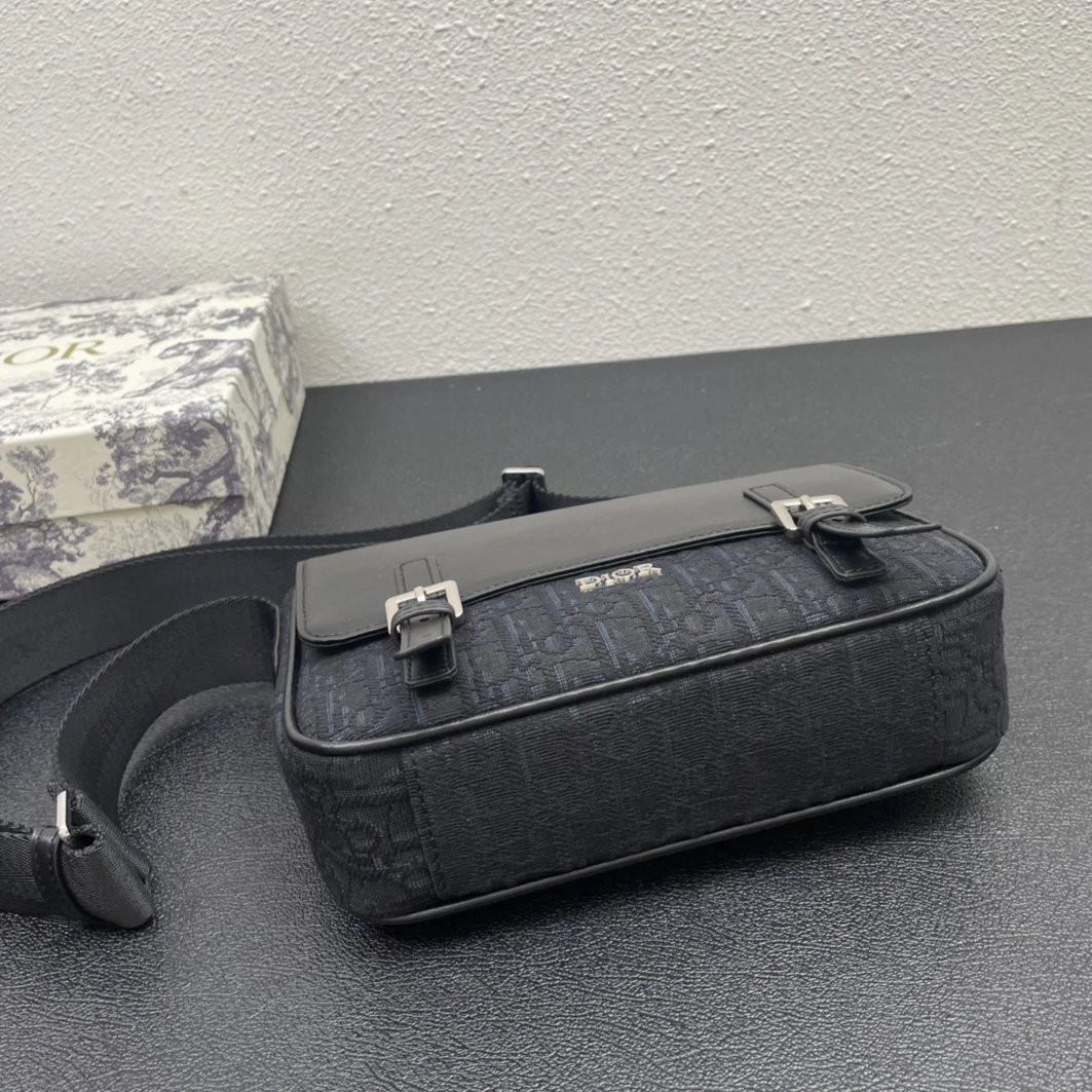 Christian Dior AAA Man Messenger Bags Cozy 3331