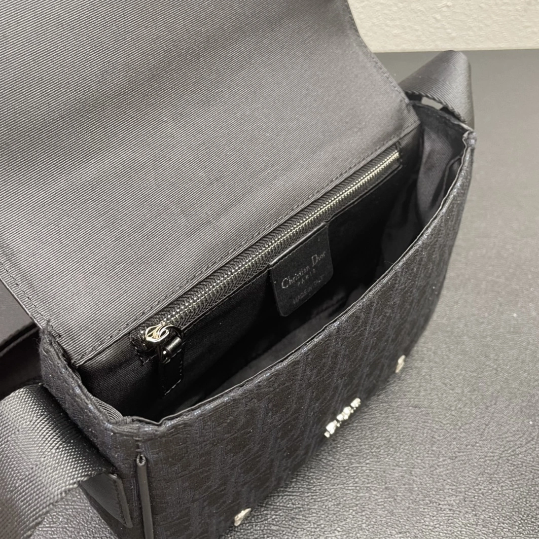 Christian Dior AAA Man Messenger Bags Cozy 3331