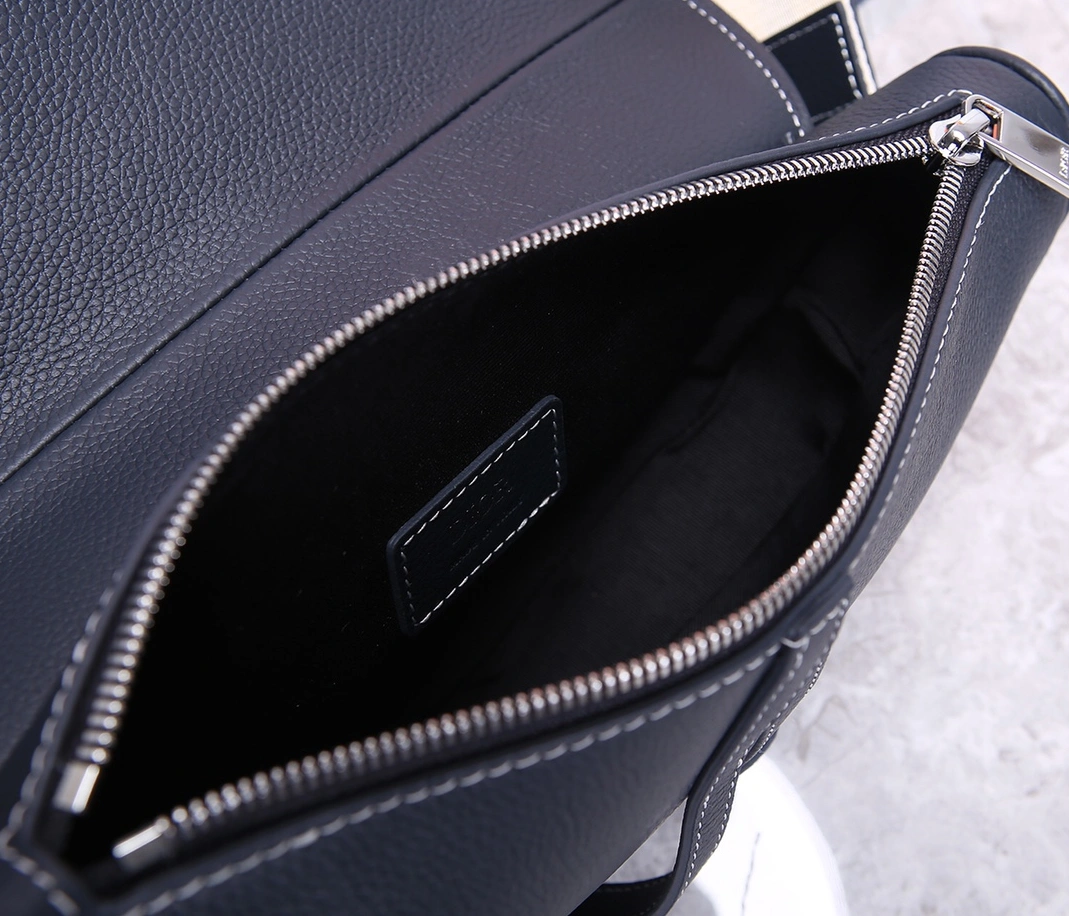 Christian Dior AAA Man Messenger Bags EasyMatch 8946