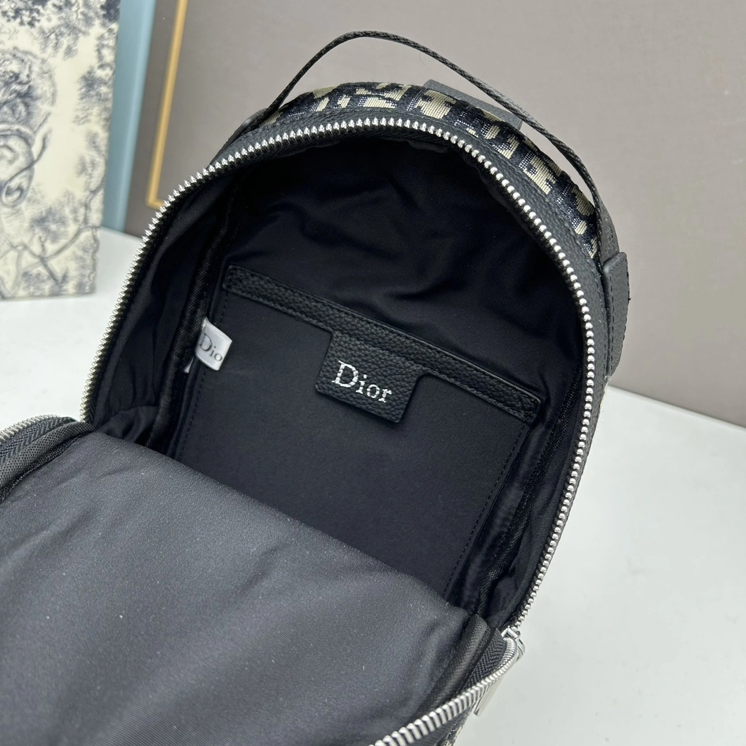Christian Dior AAA Man Messenger Bags Elegant 3613