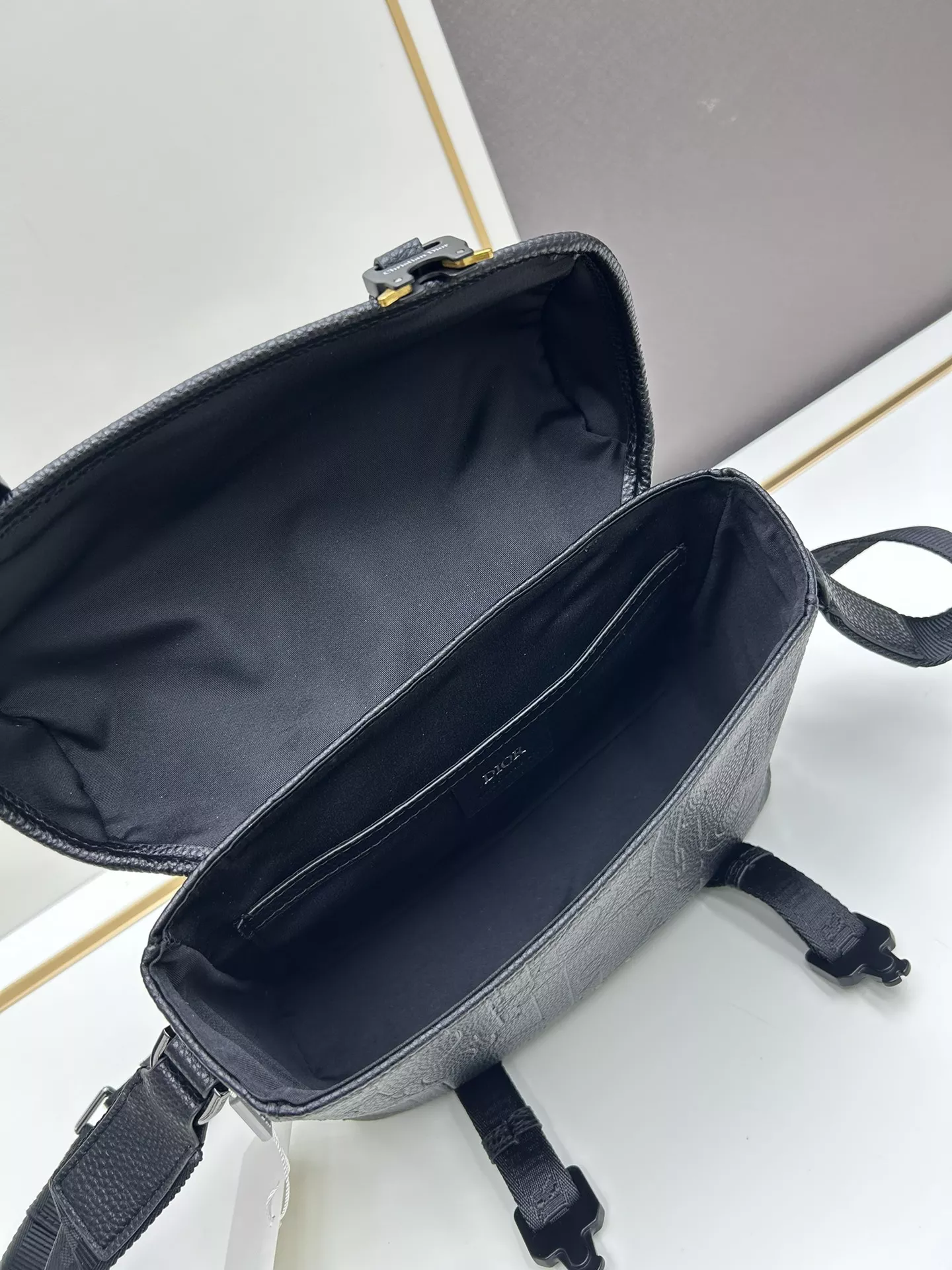 Christian Dior AAA Man Messenger Bags Fashionable 5297