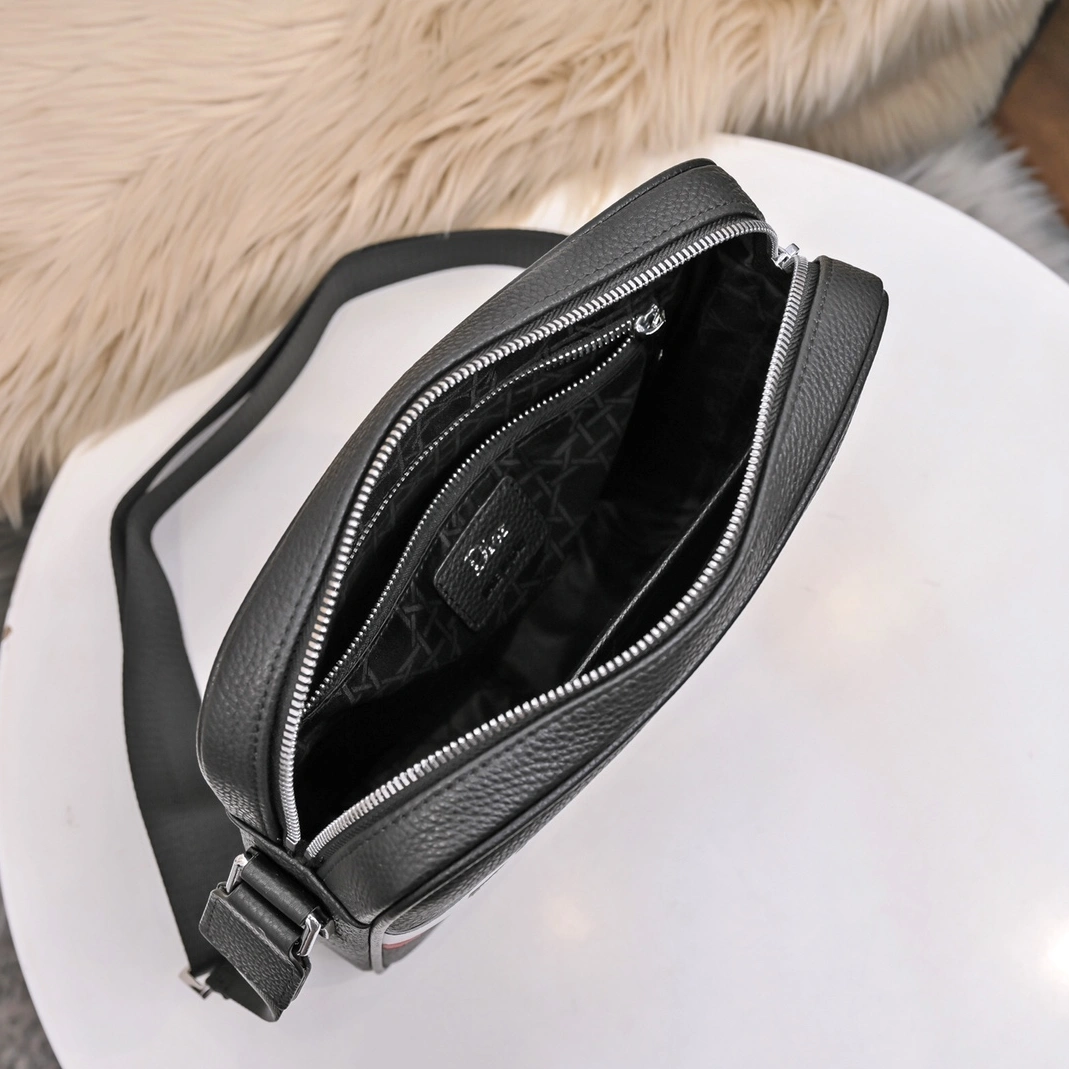 Christian Dior AAA Man Messenger Bags Flexible 8868