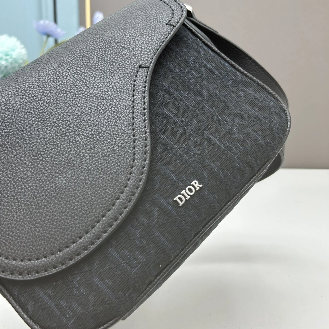 Christian Dior AAA Man Messenger Bags HighQuality 2975