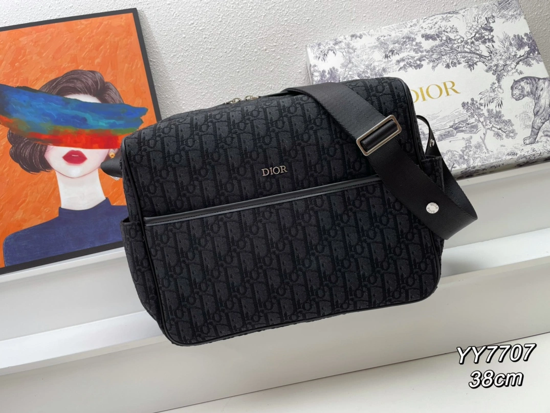 Christian Dior AAA Man Messenger Bags HighQuality 8317