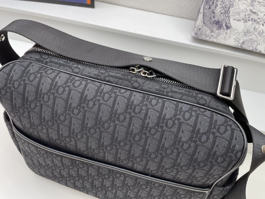 Christian Dior AAA Man Messenger Bags HighQuality 8317