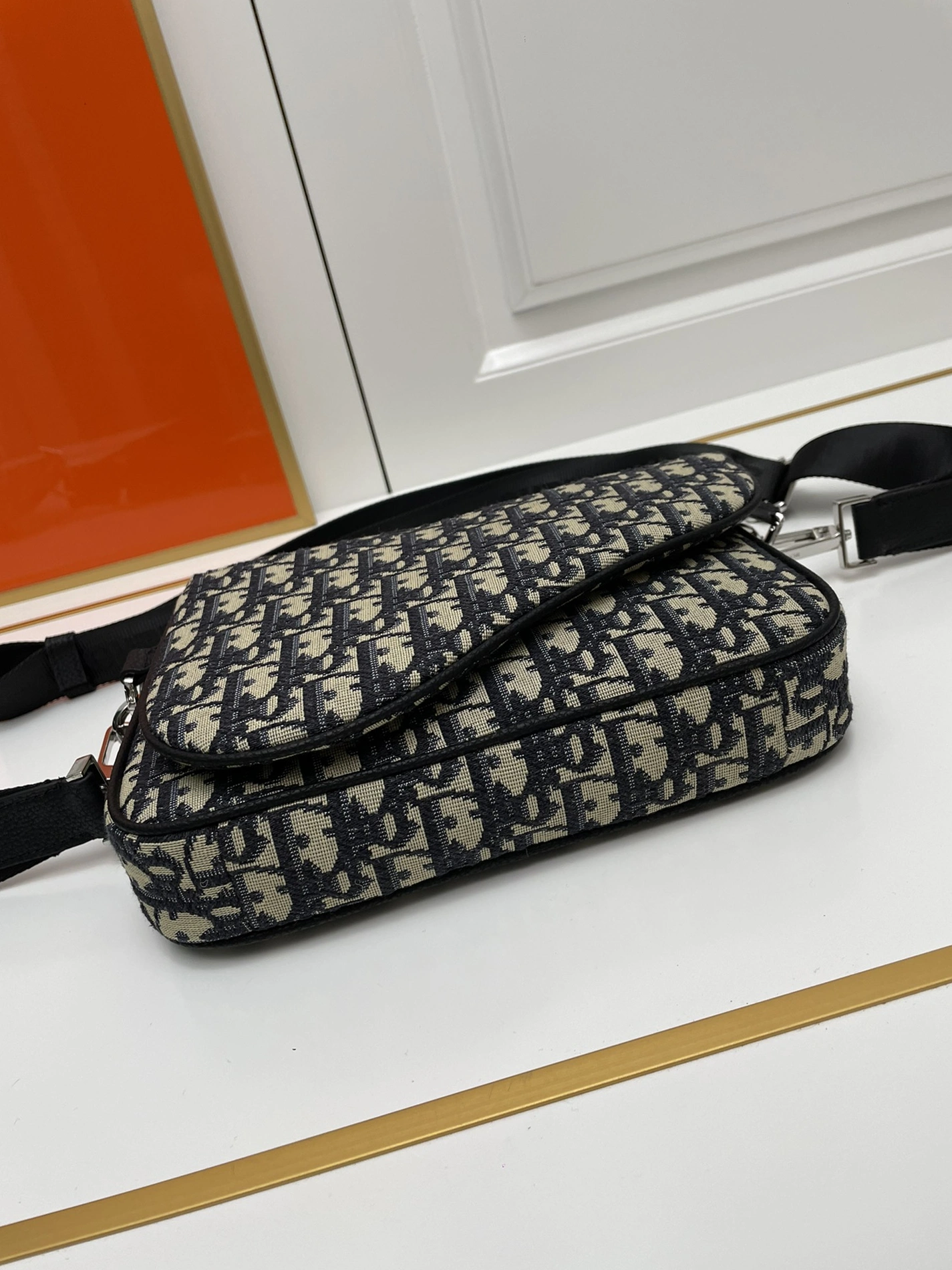 Christian Dior AAA Man Messenger Bags Lightweight 268