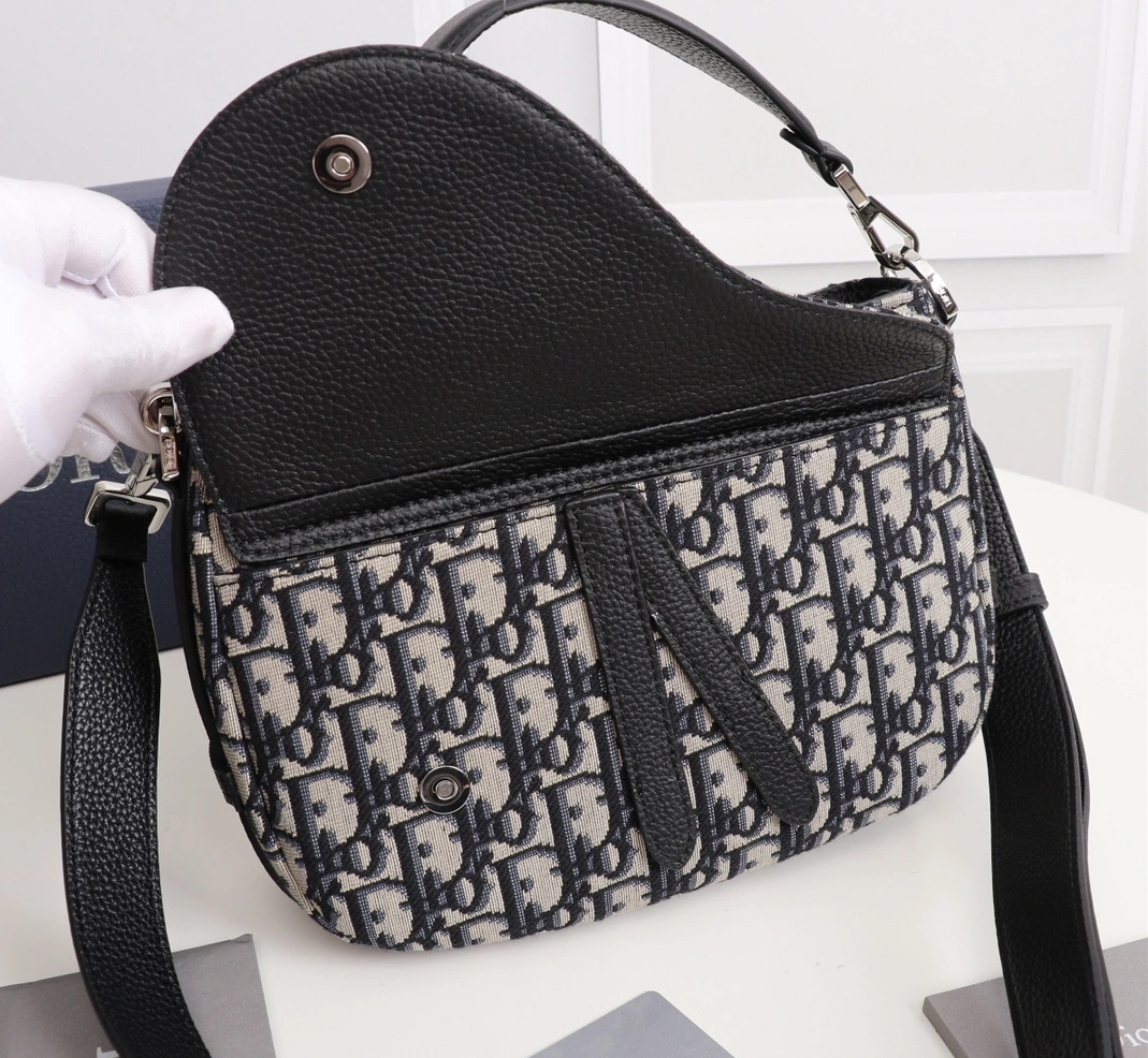 Christian Dior AAA Man Messenger Bags Modern 7749