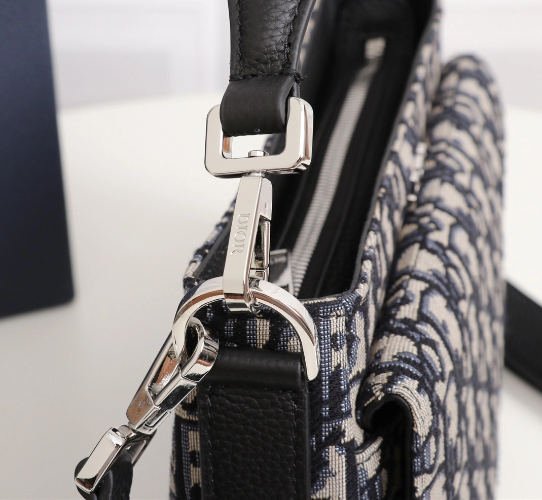 Christian Dior AAA Man Messenger Bags Modern 7749