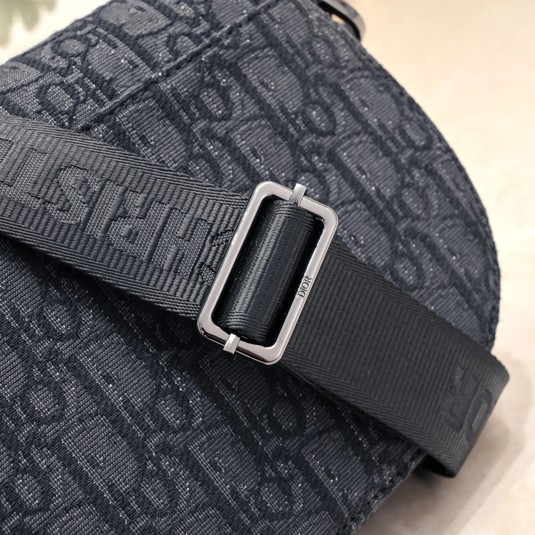 Christian Dior AAA Man Messenger Bags Popular 4028