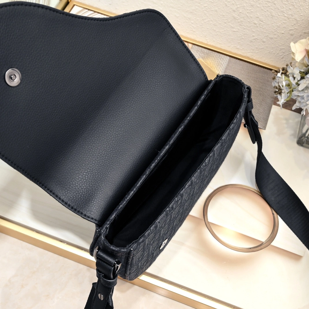 Christian Dior AAA Man Messenger Bags Popular 4028