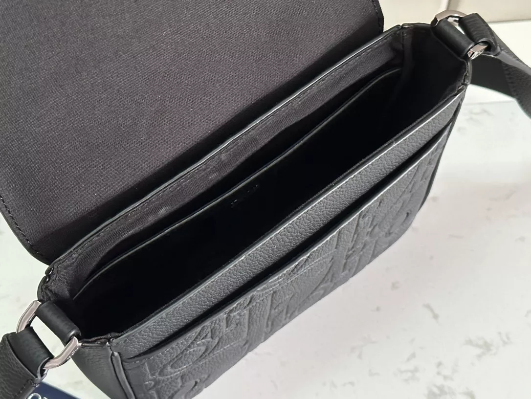 Christian Dior AAA Man Messenger Bags Reliable 9192