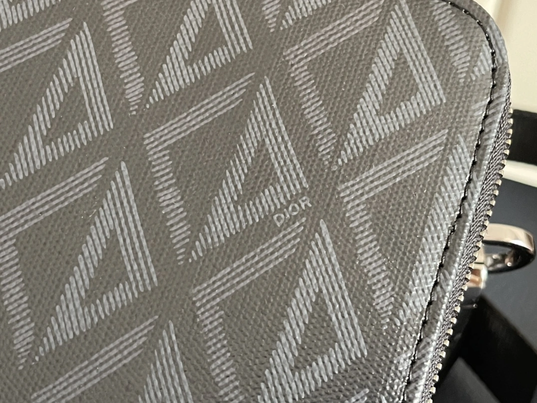 Christian Dior AAA Man Messenger Bags Sleek 4017