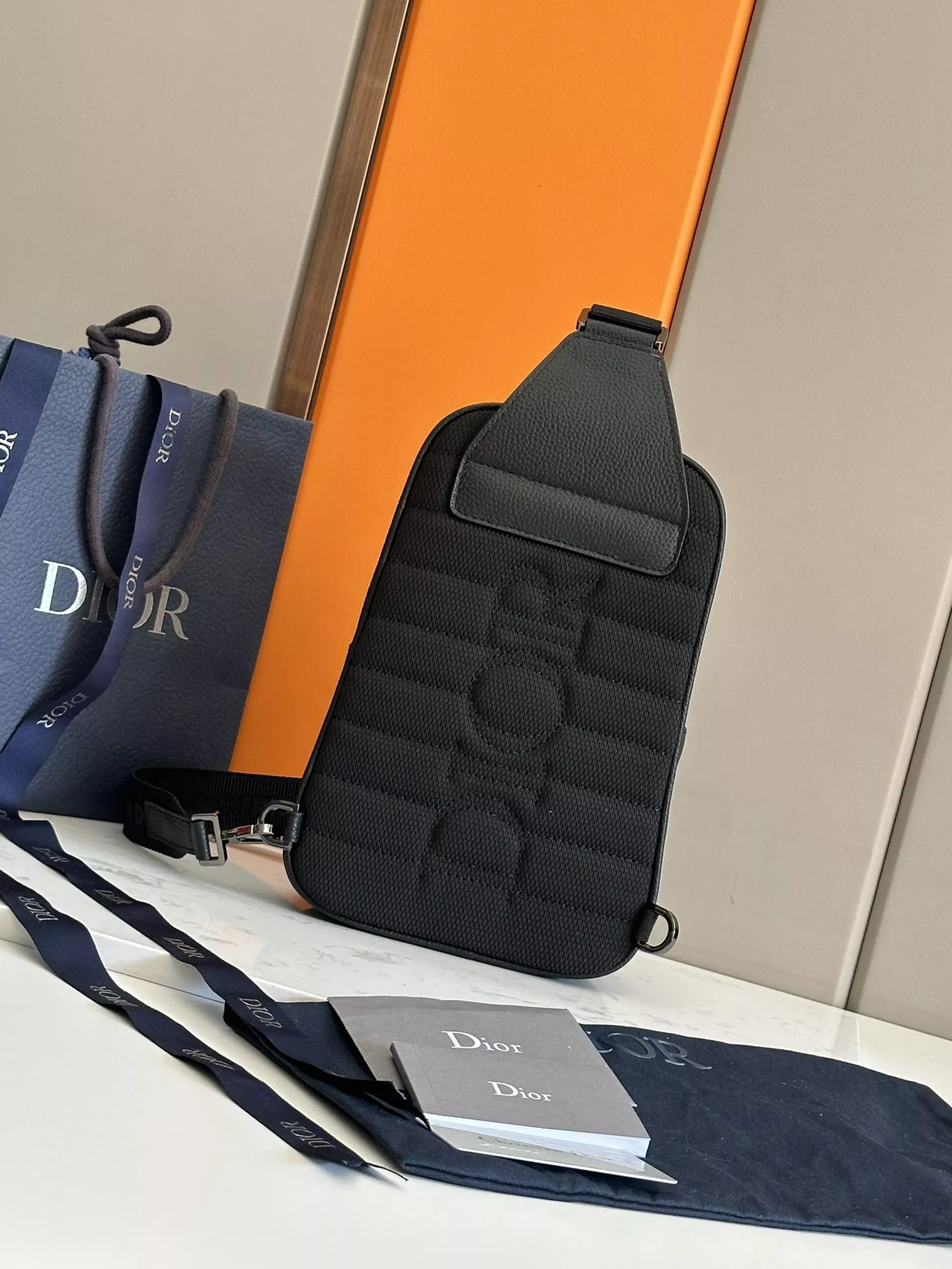 Christian Dior AAA Man Messenger Bags Sleek 673