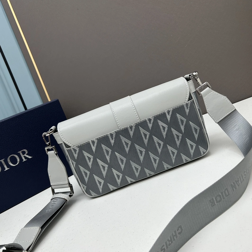 Christian Dior AAA Man Messenger Bags Sophisticated 799