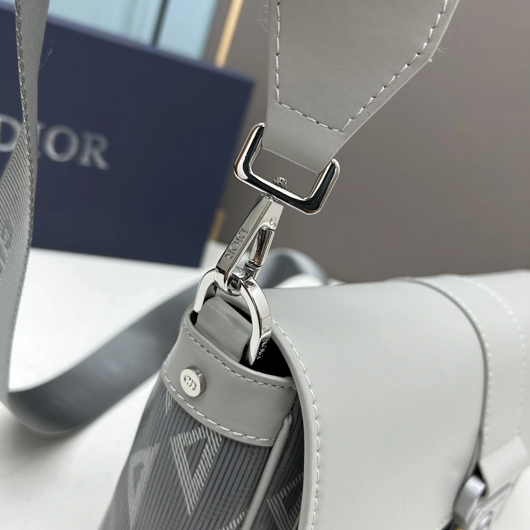 Christian Dior AAA Man Messenger Bags Sophisticated 799