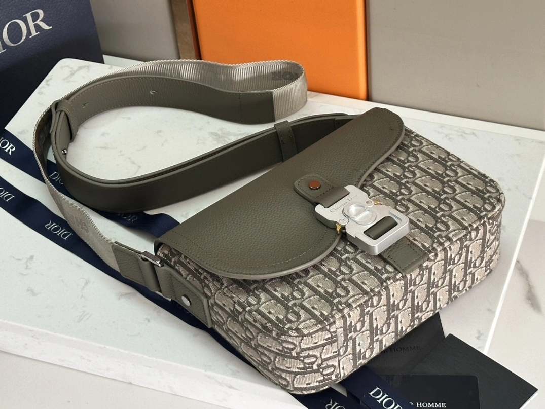 Christian Dior AAA Man Messenger Bags StreetReady 1726