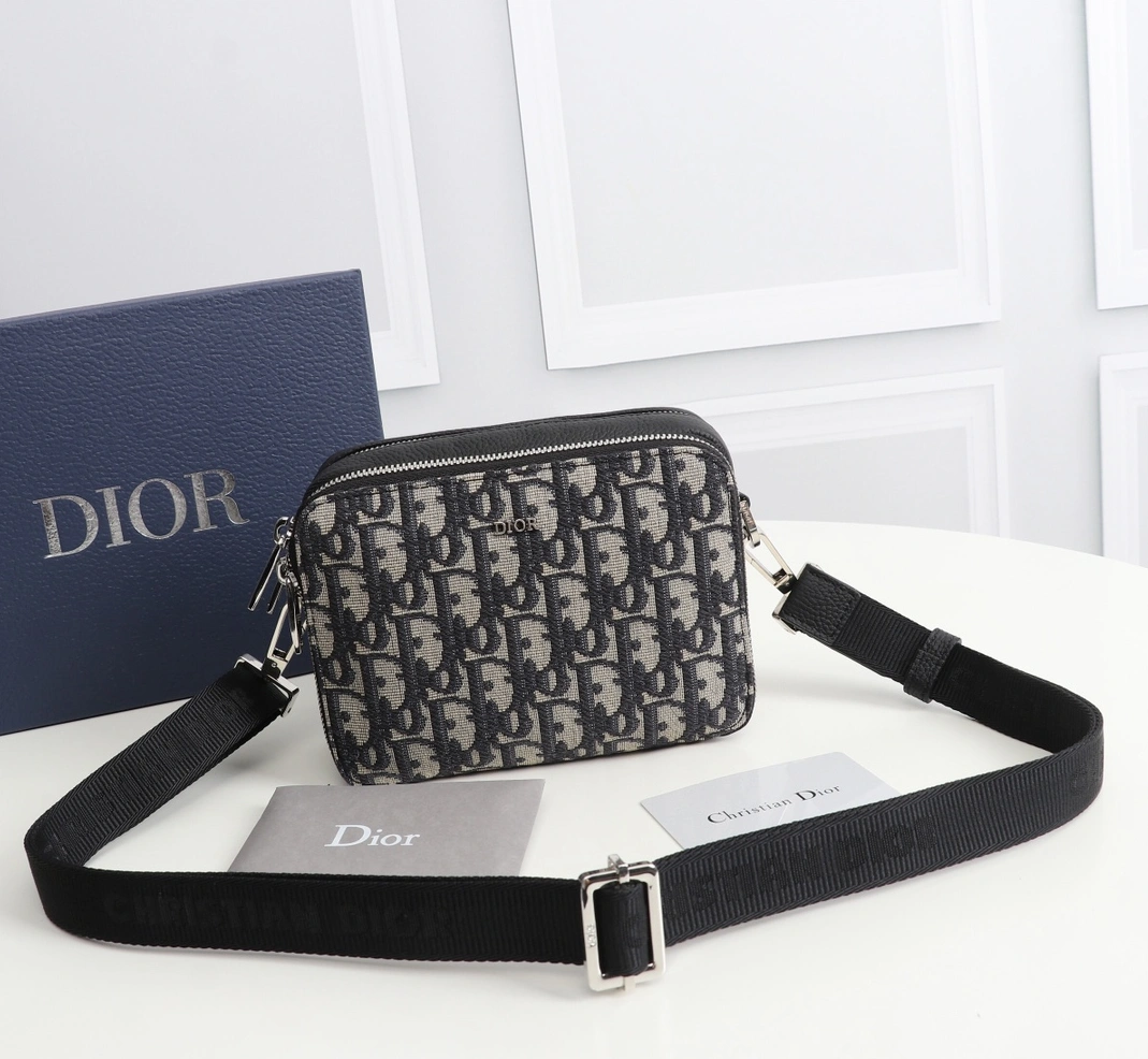 Christian Dior AAA Man Messenger Bags StreetReady 2760
