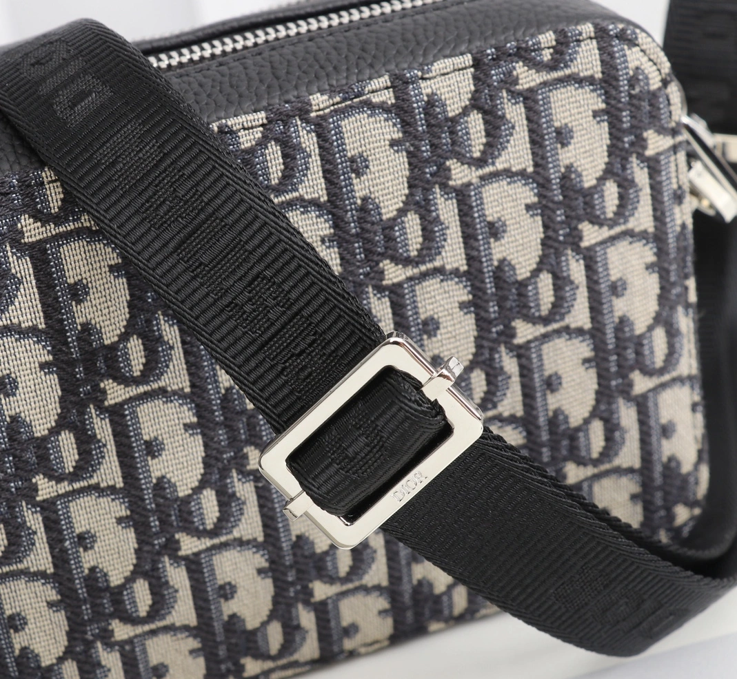 Christian Dior AAA Man Messenger Bags StreetReady 2760