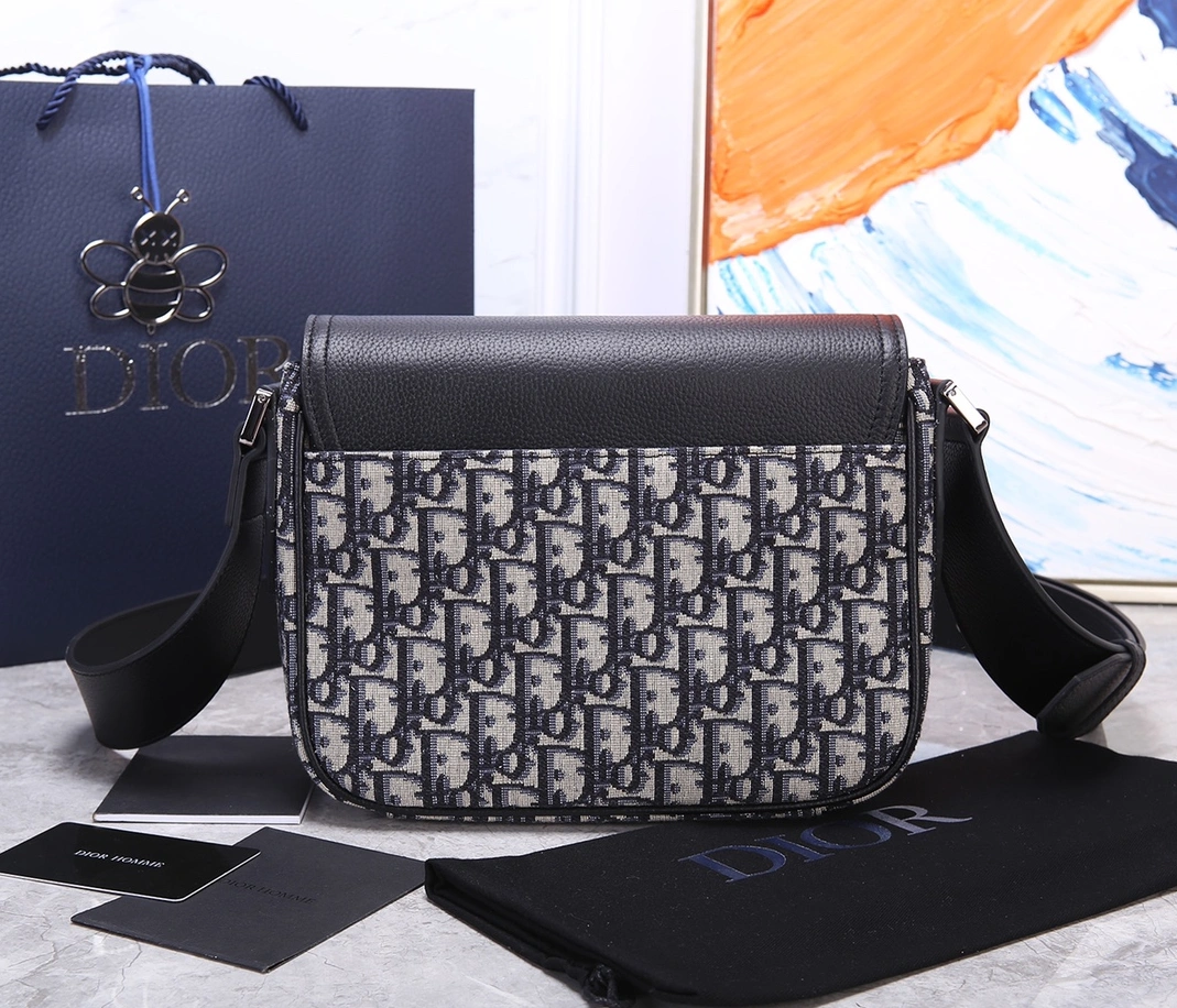 Christian Dior AAA Man Messenger Bags StreetReady 4561