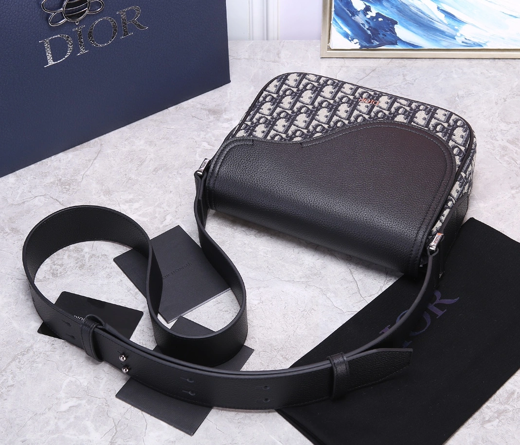 Christian Dior AAA Man Messenger Bags StreetReady 4561