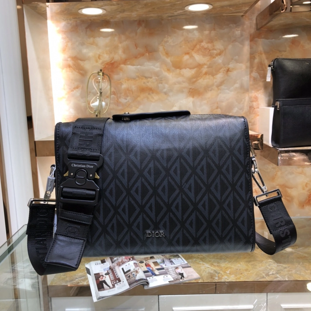 Christian Dior AAA Man Messenger Bags Stylish 845