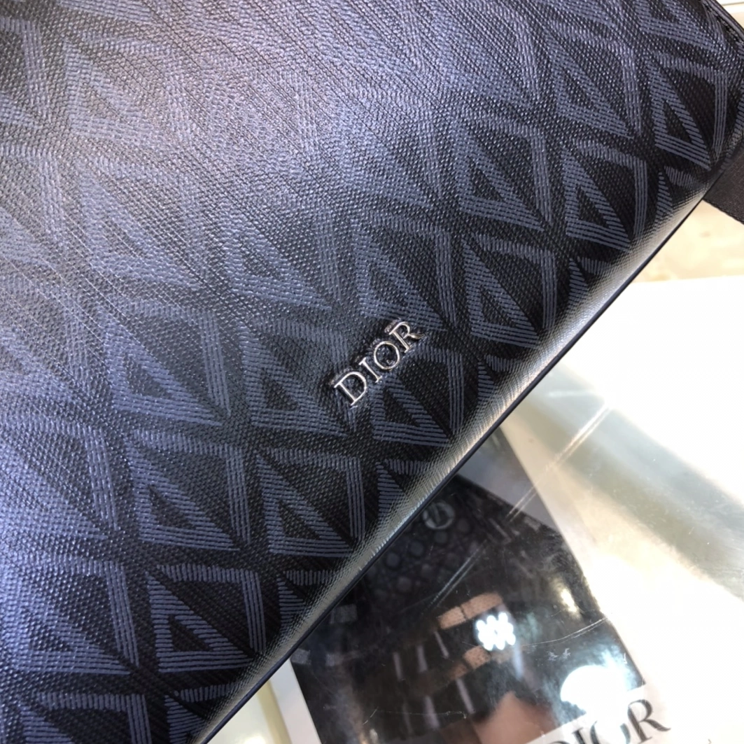 Christian Dior AAA Man Messenger Bags Stylish 845
