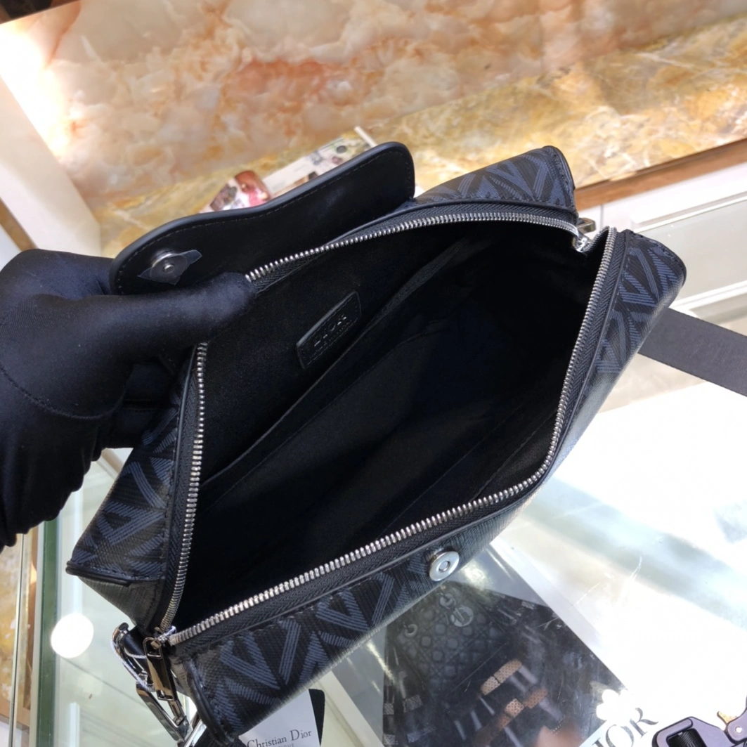 Christian Dior AAA Man Messenger Bags Stylish 845