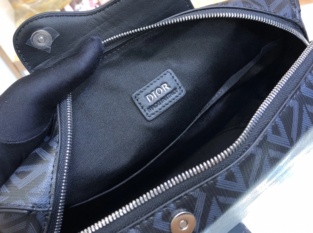 Christian Dior AAA Man Messenger Bags Stylish 845
