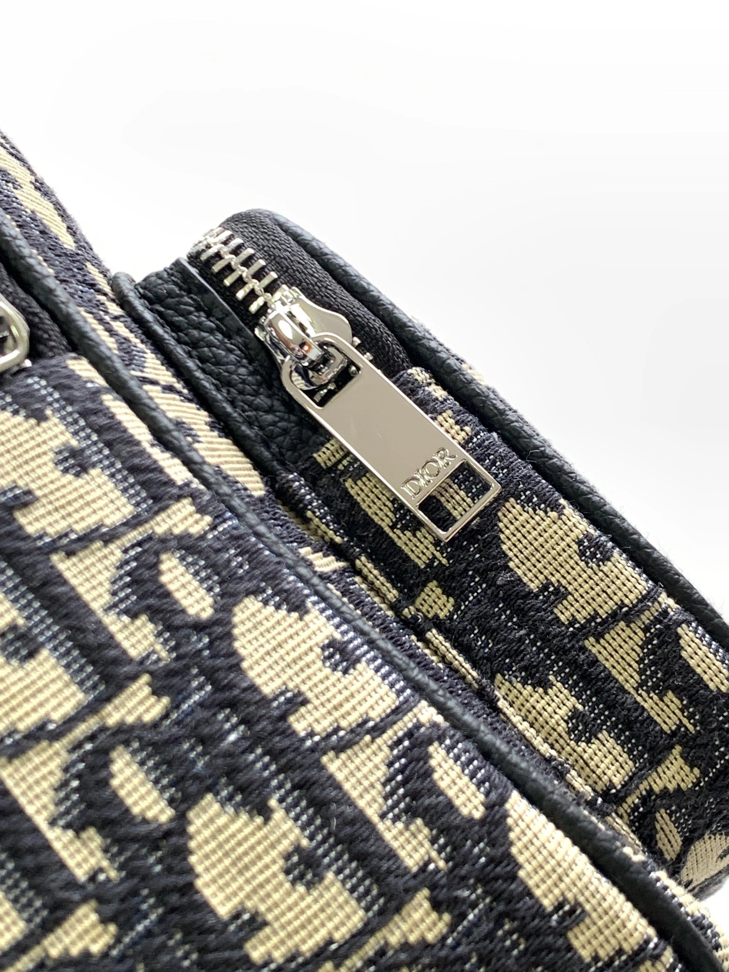 Christian Dior AAA Man Messenger Bags Stylish 8740