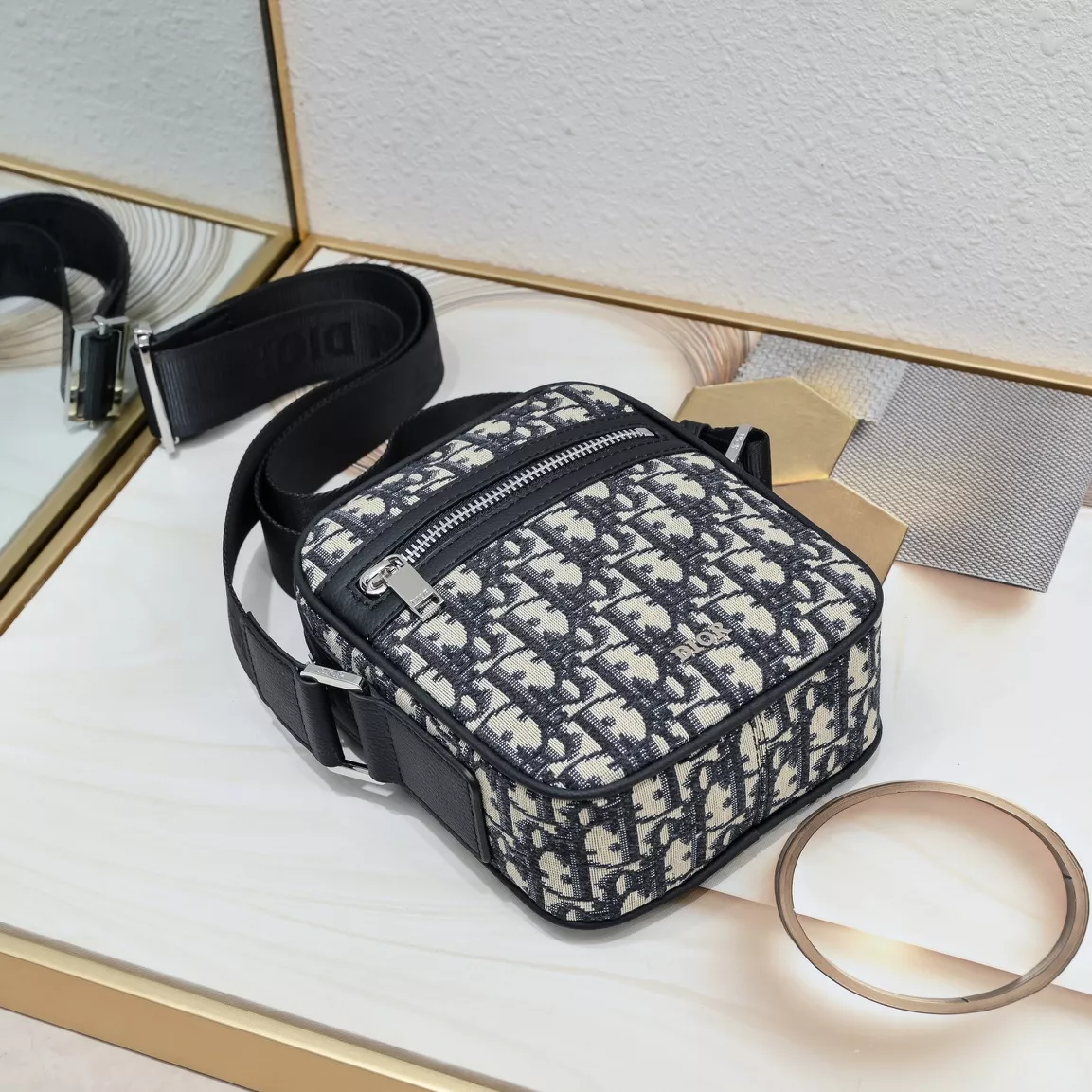 Christian Dior AAA Man Messenger Bags Trendsetting 3429