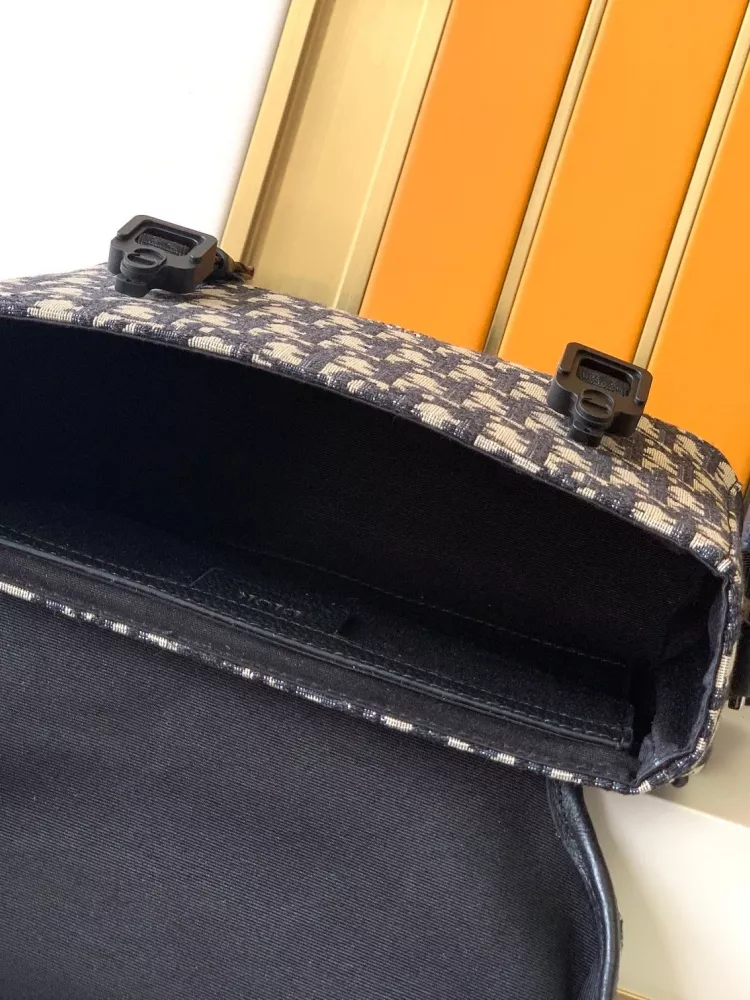 Christian Dior AAA Man Messenger Bags Unique 2112