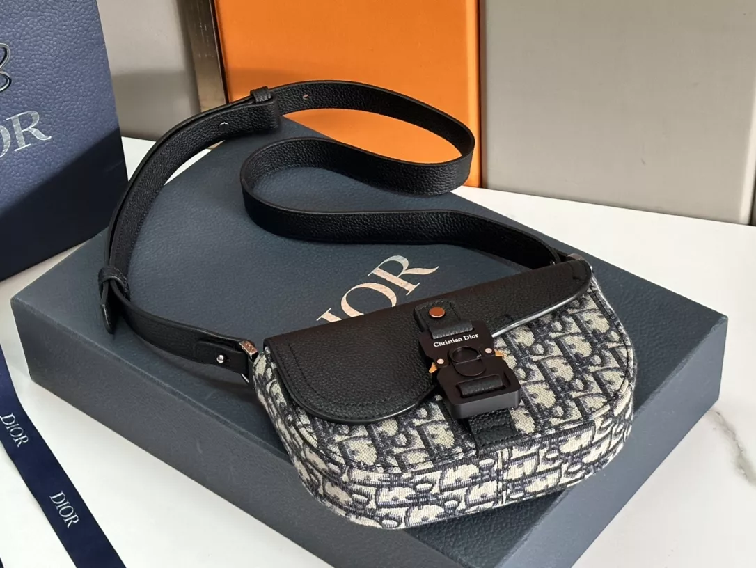 Christian Dior AAA Man Messenger Bags Unique 3990