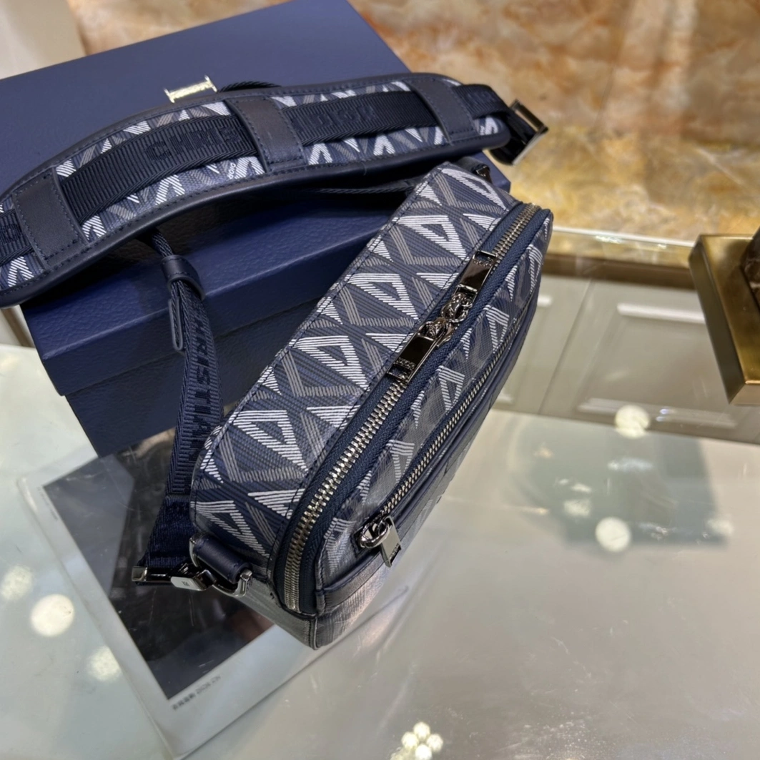 Christian Dior AAA Man Messenger Bags Versatile 9667