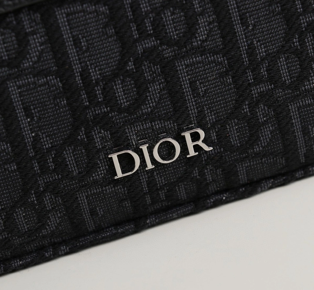 Christian Dior AAA Man Messenger Bags Versatile 9952